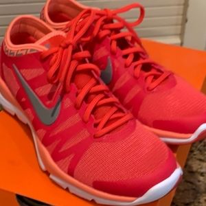 Womens nike shoes